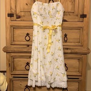 Pretty front ribbon tie dress